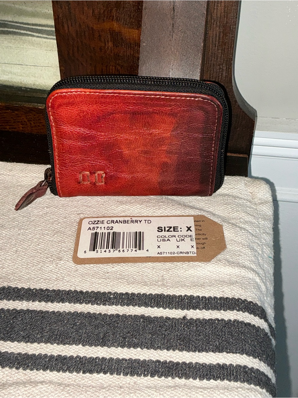 Nwt Bed Stu Leather Ozzie Zip Around Wallet Cranberry Red Retail $120 — image 2 of 8